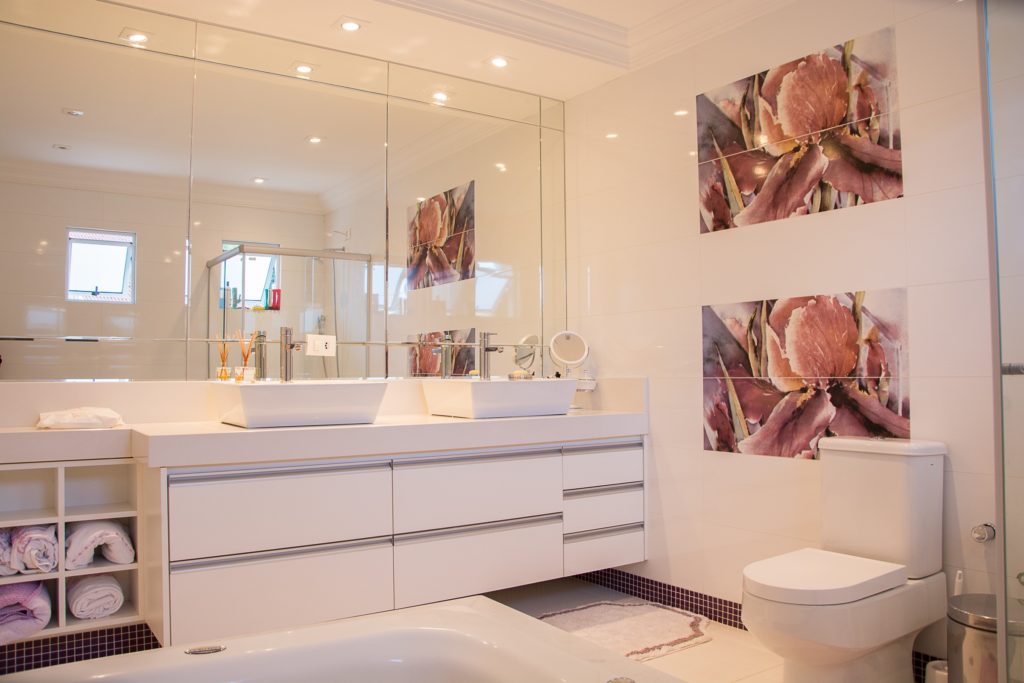 tips for a bathroom renovation - double sink bathroom